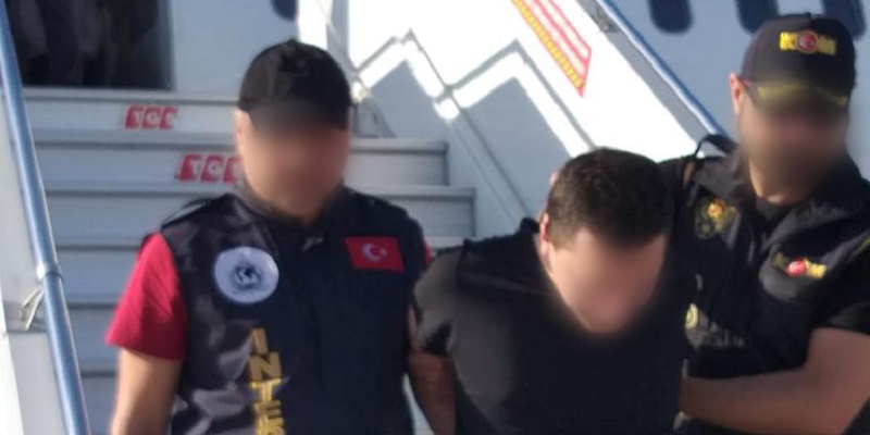 Sedat Peker’in Basın Danışmanı Olarak Bilinen Emre Olur Tutuklandı. İşte Önemli Detaylar