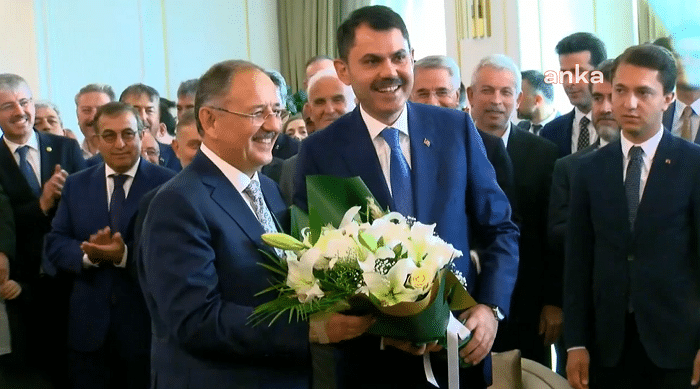 Çevre, Şehircilik ve İklim Değişikliği Bakanlığı’nda devir teslim, Bakan Mehmet Özhaseki’den deprem konutları açıklaması.