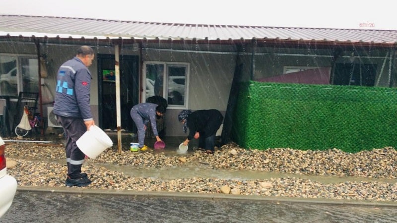 Adıyaman’da konteyner kentleri su bastı.