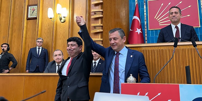 İYİ Parti’den istifa eden Antalya Milletvekili Aykut Kaya, CHP’ye katıldı.