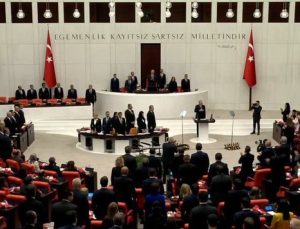 CHP’li vekillere Özgür Özel’den talimat! Erdoğan’ı ayakta karşılayacaklar…